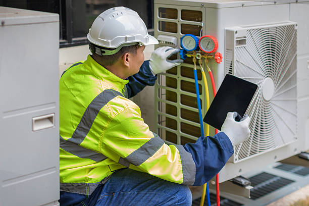 Professional Hvac technician working in Eustace, TX